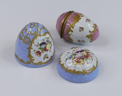 Lot 2386 - A South Staffordshire enamel box, late 18th...