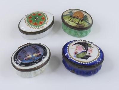 Lot 2372 - A South Staffordshire enamel patch box, late...