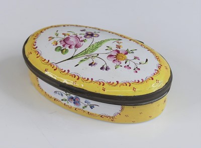 Lot 2380 - A South Staffordshire enamel patch box, late...