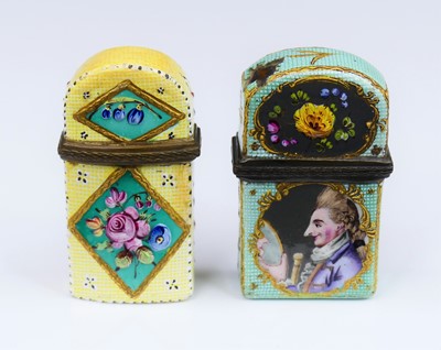 Lot 2347 - A South Staffordshire enamel scent bottle etui,...