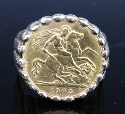 Lot 3230 - Great Britain, 1904 gold half sovereign,...