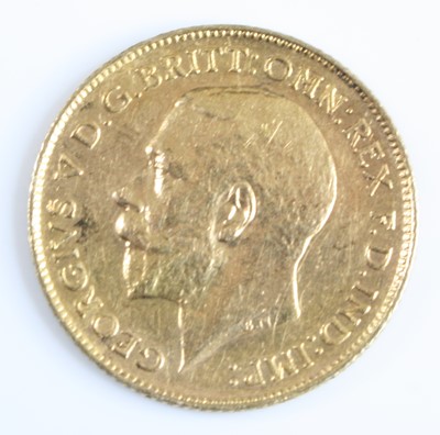 Lot 3133 - Great Britain, 1911 gold half sovereign,...