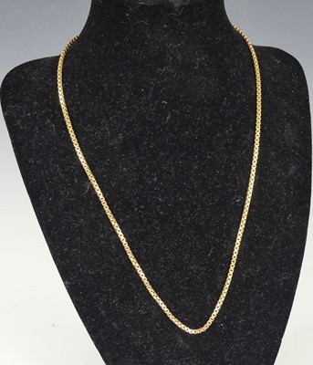 Lot 2537 - A modern 18ct gold boxlink necklace, 7.8g,...