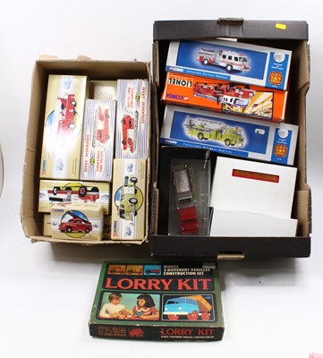 Lot 985 - 2 boxes of mixed vintage and modern release...