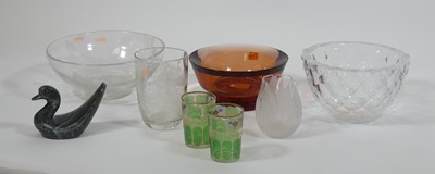 Lot 114 - A collection of glassware, to include an...