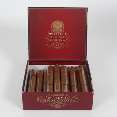 Lot 271 - A box of twenty Willem II chicas corona mild...