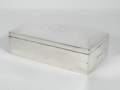 Lot 279 - A George V silver table cigarette box,...