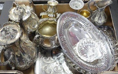 Lot 291 - A collection of silver plated wares to include...