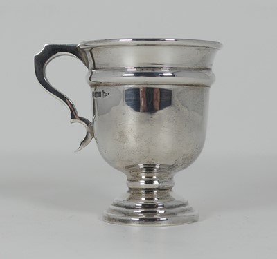 Lot 318 - A George V silver single-handled cup,...