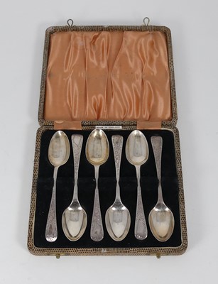 Lot 327 - A set of six Edward VII silver teaspoons, each...