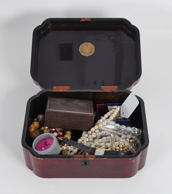 Lot 359 - A collection of costume jewellery to include...