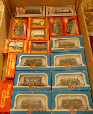 Lot 1574 - Hornby Railways/Airfix/Lima and others boxed...