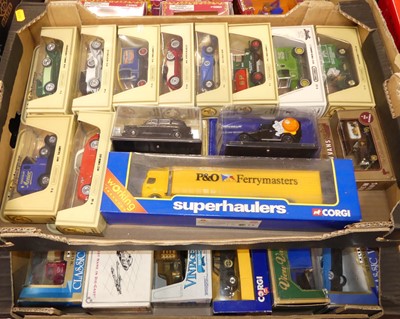 Lot 1580 - 2 trays containing boxed modern issue diecast...