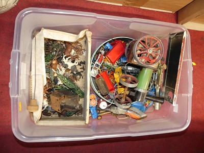 Lot 1635 - A tray of miscellaneous effects to include...