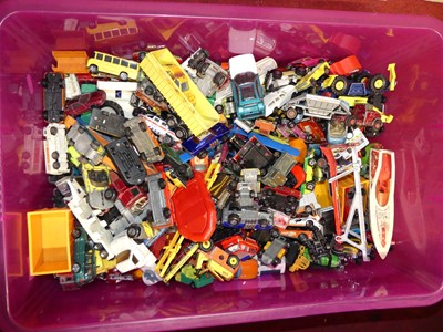 Lot 1637 - A tray of loose and play worn diecast...