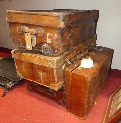 Lot 1081 - Assorted luggage, to include Edwardian leather...