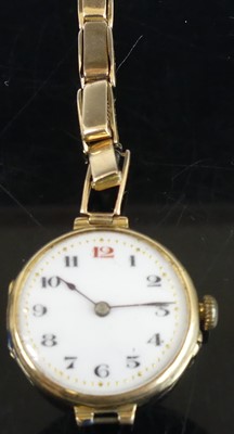 Lot 416 - A vintage lady's 15ct gold cased manual wind...