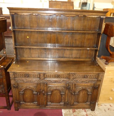 Lot 1288 - An 'Ipswich' joined oak dresser, in the 17th...