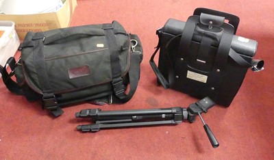 Lot 707 - A vintage Chinon 506SMXL video camera,...