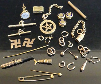 Lot 445 - A bag of assorted yellow metal jewellery,...