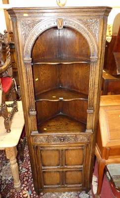 Lot 1374 - An 'Ipswich' joined oak freestanding corner...