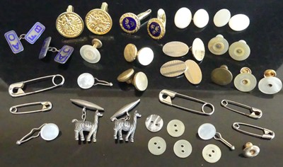 Lot 475 - Assorted costume jewellery, largely being...