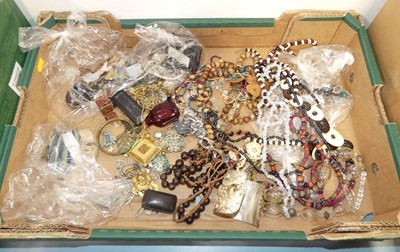 Lot 518 - A collection of mixed costume jewellery, to...