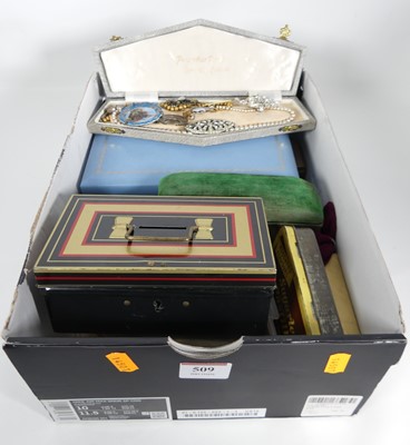 Lot 509 - Miscellaneous items to include mixed coinage...