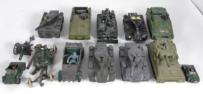 Lot 610 - A collection of diecast model tanks, to...