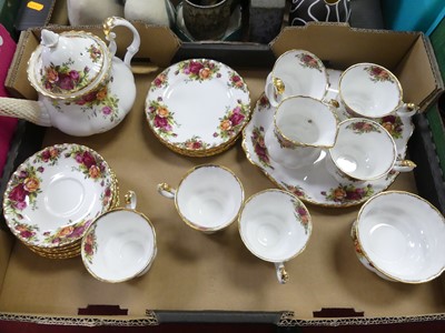 Lot 634 - A Royal Albert OId Country Roses 6-place tea...