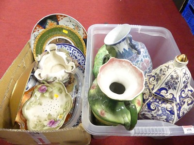 Lot 658 - A collection of ceramics to include Japanese...