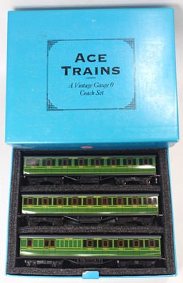 Lot 210 - ACE Trains 3 car coach set, in Southern...