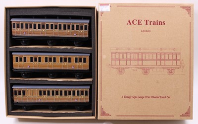 Lot 211 - ACE Trains 0 gauge, set of 3 6-wheeled coaches,...