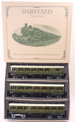 Lot 213 - Darstead 0 gauge 3 car suburban Southern set,...