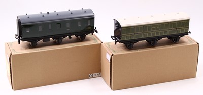 Lot 256 - Two Darstaed 0 gauge 6-wheeled vehicles to...