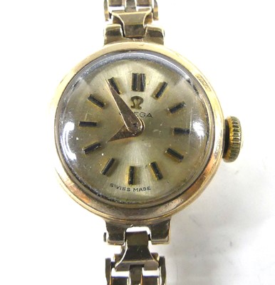 Lot 2790 - A lady's Omega 9ct gold cased wristwatch,...