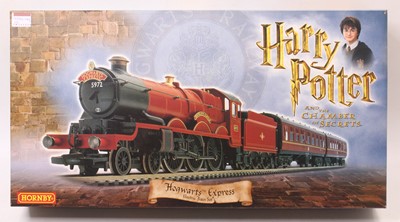 Lot 459 - Hornby 00 gauge Harry Potter Hogwarts Express...