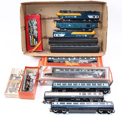 Lot 667 - Triang and early Hornby 00 gauge locos and...