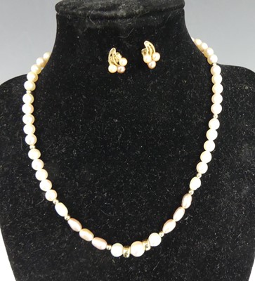 Lot 426 - A contemporary cultured pearl and 9ct gold...