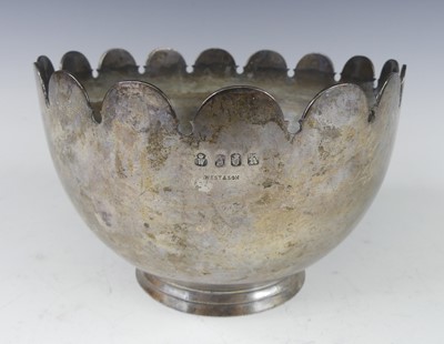 Lot 157 - An early 20th century Irish silver rose bowl,...