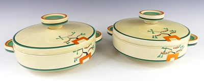 Lot 36 - A pair of 1930s Clarice Cliff Ravel pattern...