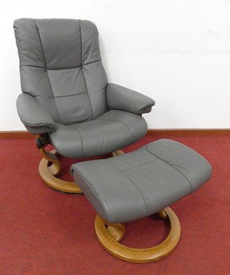 Lot 484 - A contemporary Stressless formed laminate and...