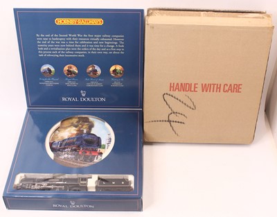 Lot 467 - Hornby 00 gauge Royal Doulton commemorative...