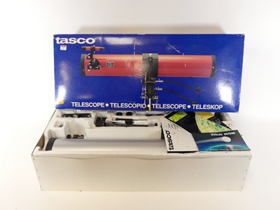 Lot 92 - A Tasco 450X 4½" telescope, boxed