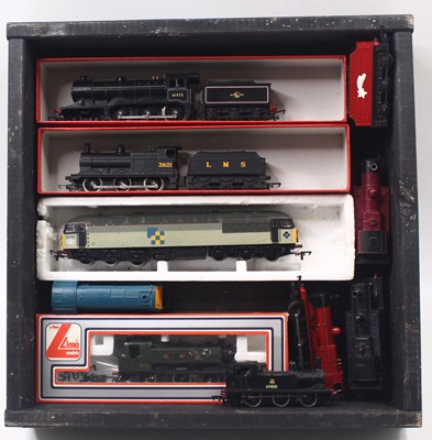 Lot 681 - A collection of 00 gauge locos to include a...