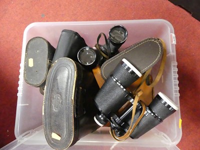 Lot 179 - A collection of binoculars to include...