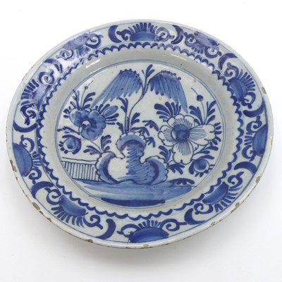 Lot 225 - An 18th century Dutch Delft plate, underglaze...