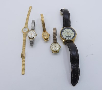 Lot 551 - A collection of fashion wristwatches, to...