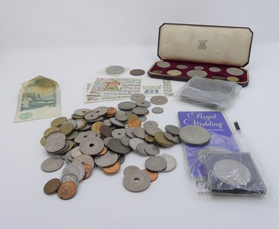 Lot 553 - A collection of world coins and banknotes, to...