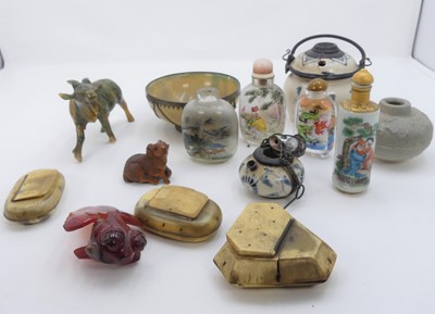 Lot 574 - A collection of Oriental items to include...